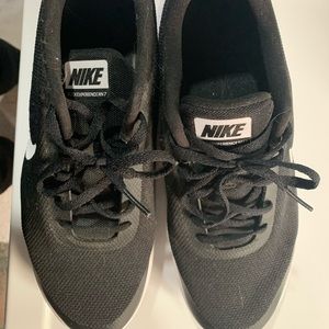 Womens Nike tennis shoes